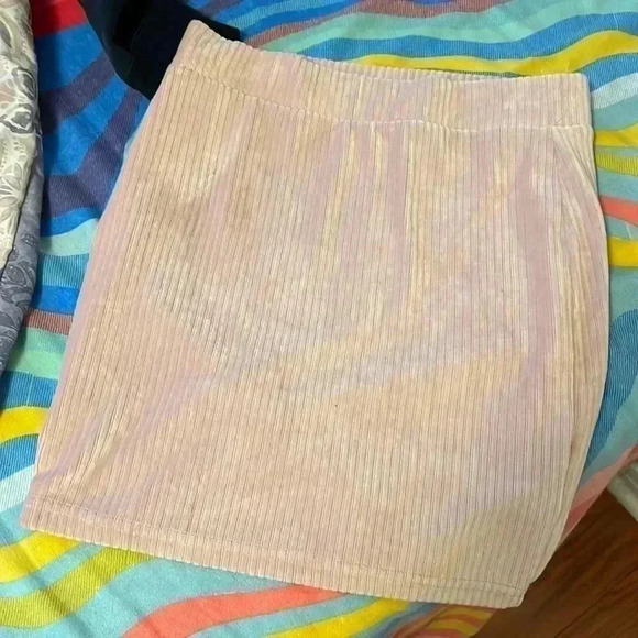 Size XXS pink  bodycon skirt - Picture 1 of 1